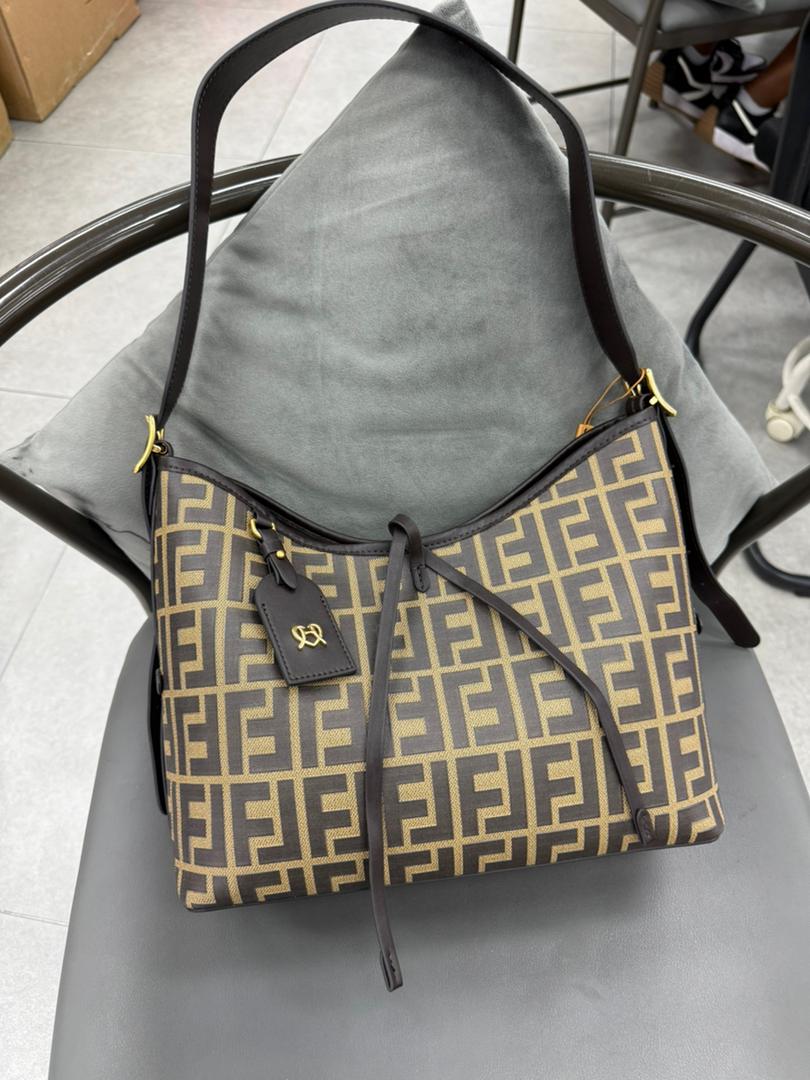 POCHI YA FENDI 1