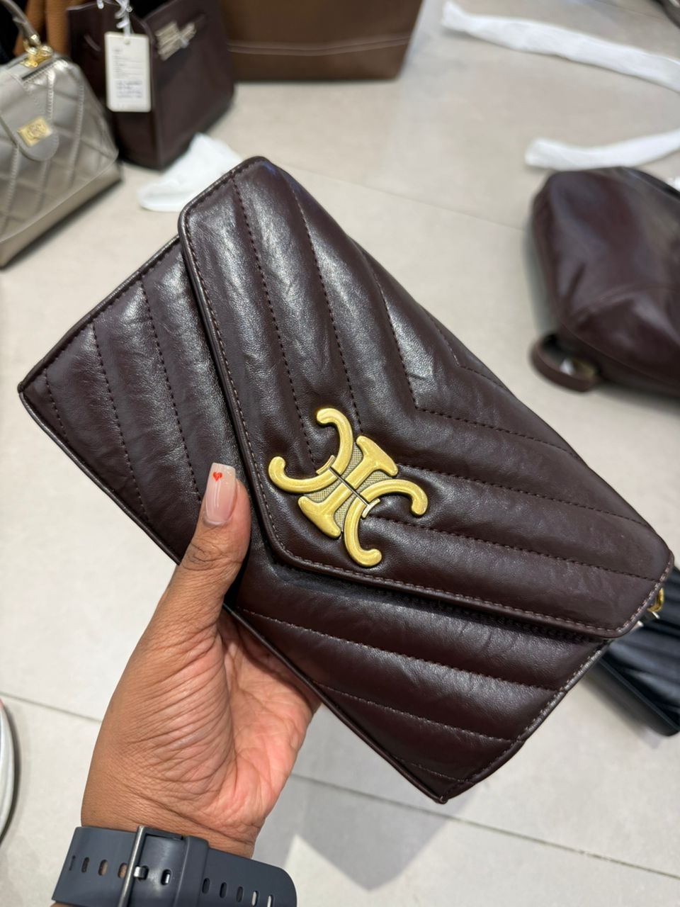 POCHI YA CELINE chain style