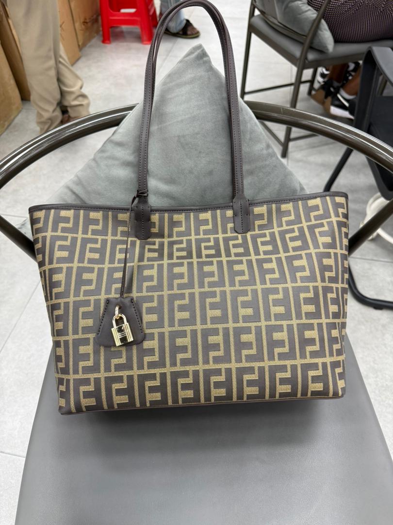 POCHI FENDI 2