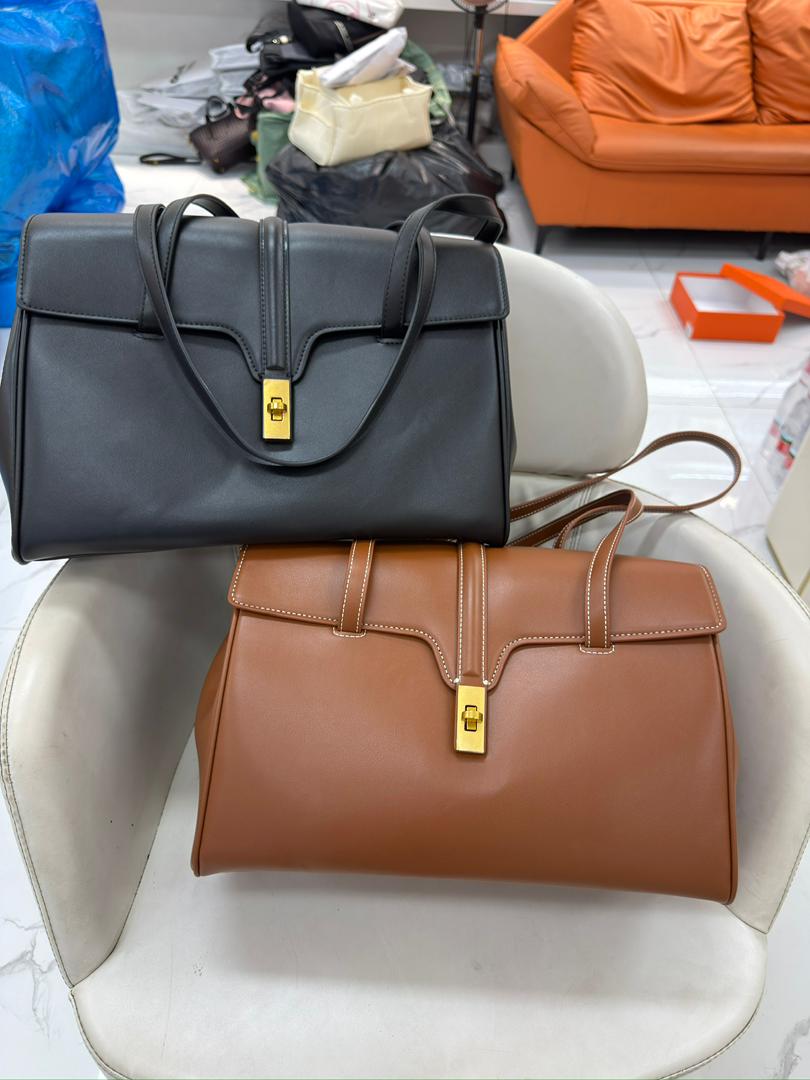 POCHI -CELINE SOFT LEATHER