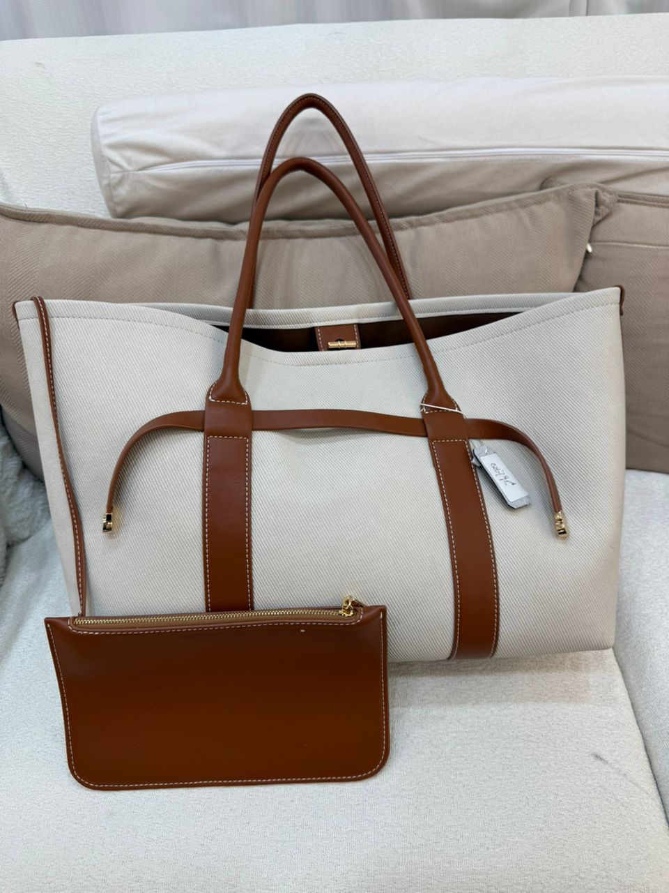 POCHI YA LOROPIANA 2